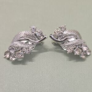 Vintage STAR Signed Clip On Earrings silver tone leaf with rhinestones 1 inch